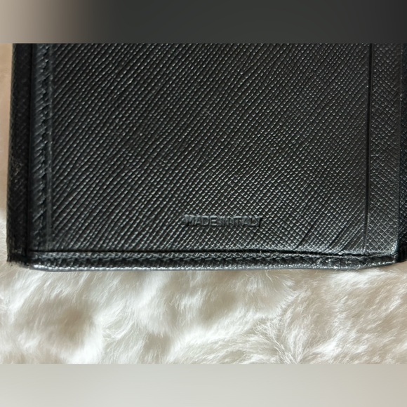 Authentic PRADA double snap long leather black wallet - Picture 6 of 16